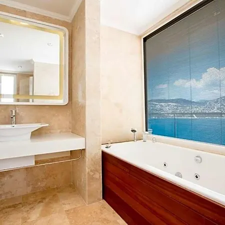 Sleeps 10 Pool Air Con Wifi 칼칸